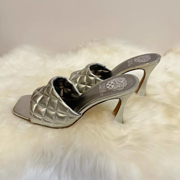 Vince Camuto Quilted Leather Silver Metallic Heels. Size 7.5. NWT - Picture 4 of 6